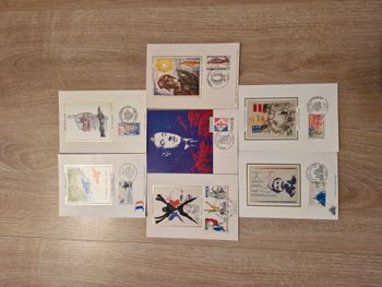 Lot de 7 cartes timbres Premier Jour - Thèmes Guerre/Paix