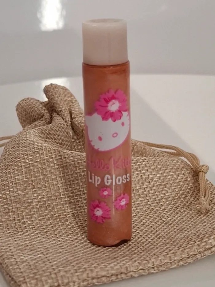 Gloss lèvres brillant Hello Kitty– teinte nude rosé