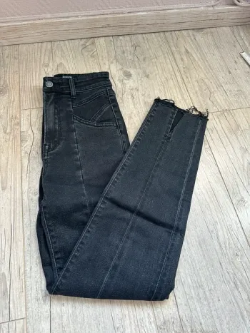 Jeans mom slim stretch noir stradivarius