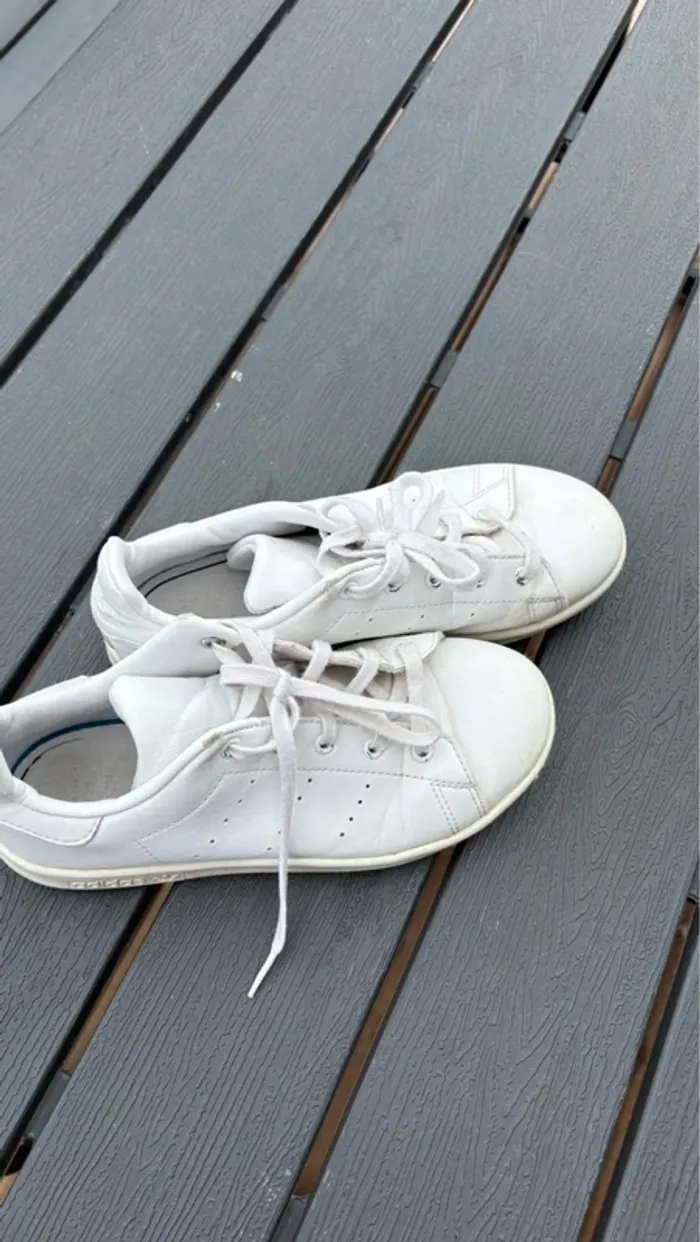 Baskets basses blanches adidas Stan smith taille 33 - photo numéro 3