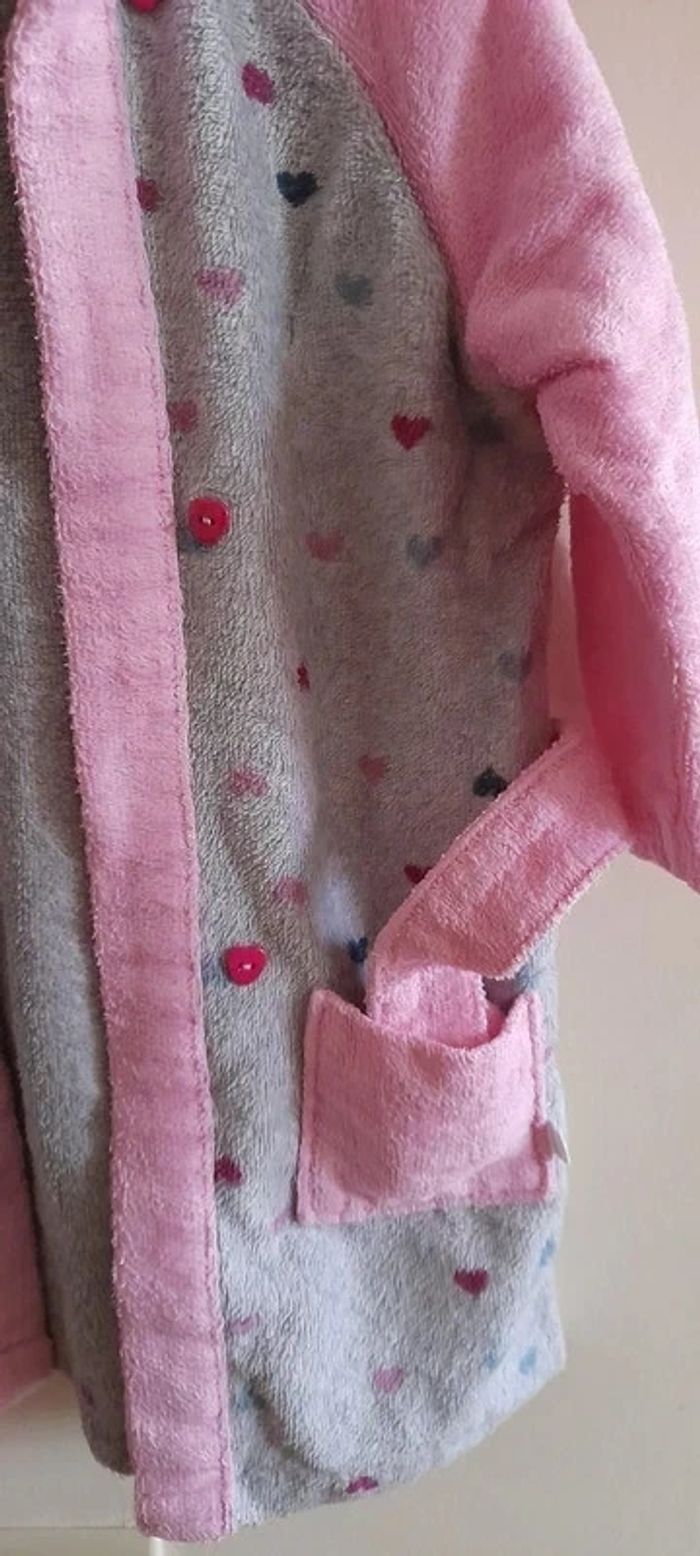 Peignoir schiesser 98 cm 2 ans en très bon état - photo numéro 3