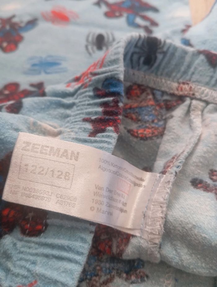 Pyjama spiderman deux pièces taille 6-8 ans - photo numéro 4