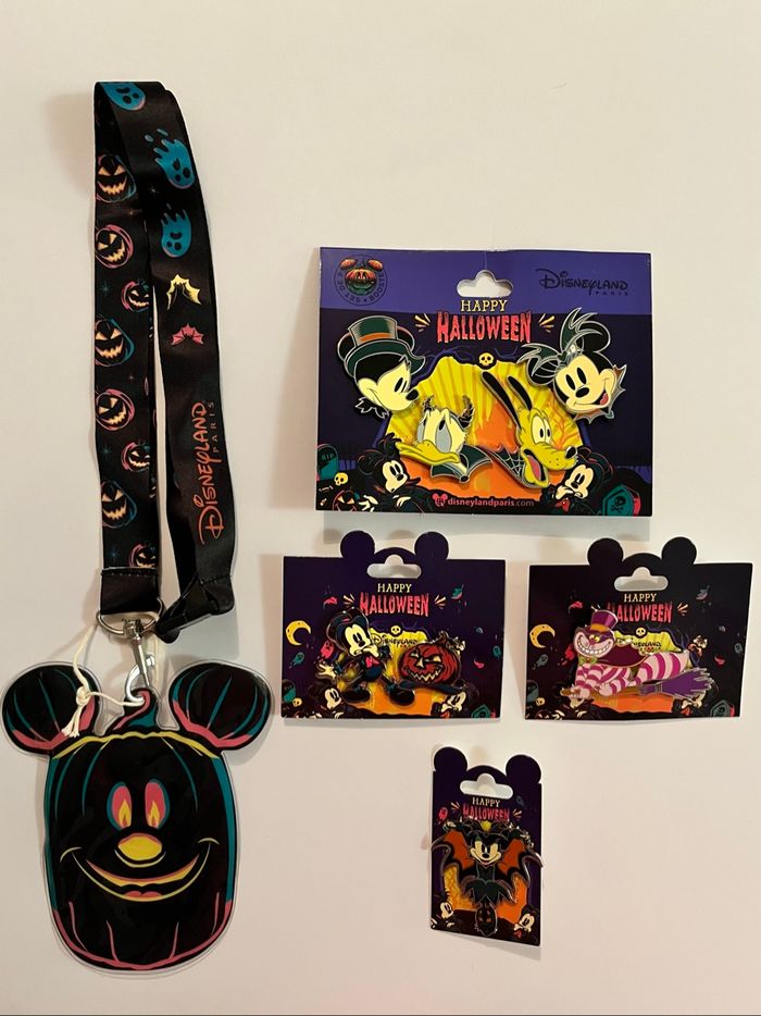 Lot 8 pin’s et lanière Disney Halloween 2023