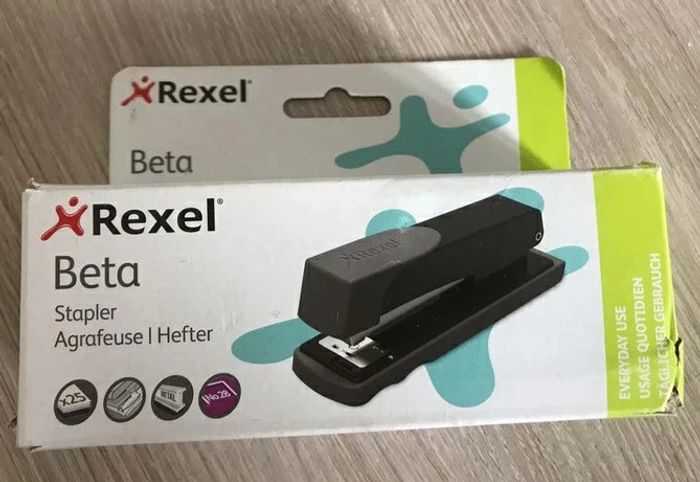 Agrafeuse Noir Rexel (prix Amazo: 16 eur) - photo numéro 2