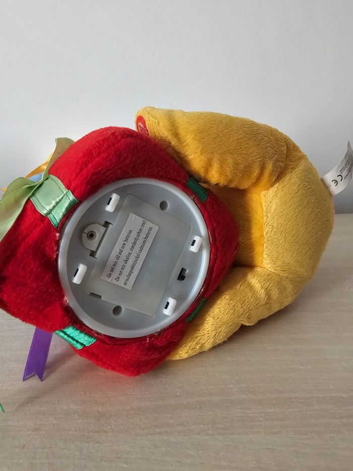 Peluche musicale Winnie L'Ourson Père Noël - Disneyland Paris - photo numéro 8