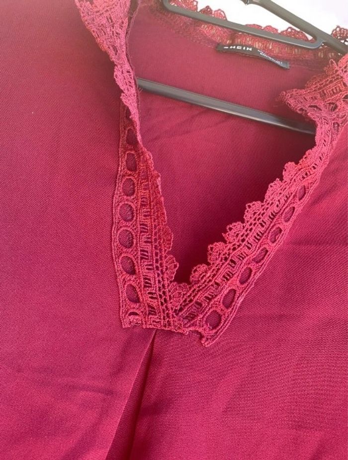 🎀 Blouse bordeaux col V dentelle et manches volantées femme taille S🎀 - photo numéro 6