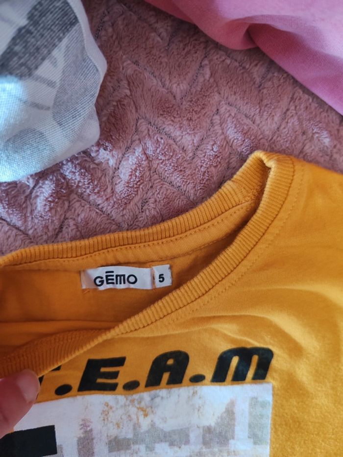 Pyjama garçon tbe 5 ans gemo jaune gris dessin très légèrement effacé en haut - photo numéro 4