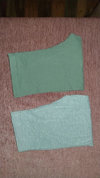 Lot de 2 leggings état neuf Taille 10 ans