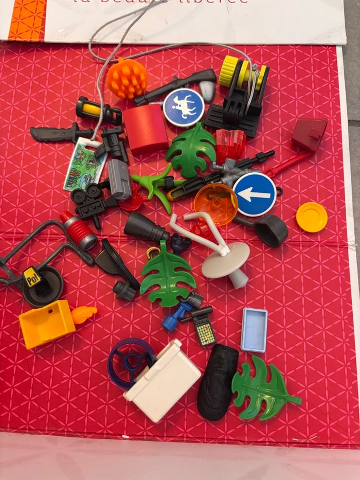 Boîte accessoires divers playmobil - photo numéro 2