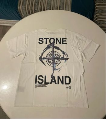 T-shirt stone island 