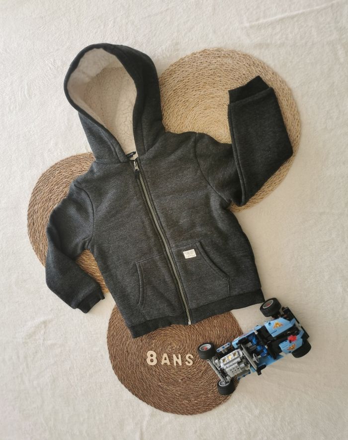 Veste / gilet chaud avec capuche, gris, kiabi, 8 ans, garçon, neuve