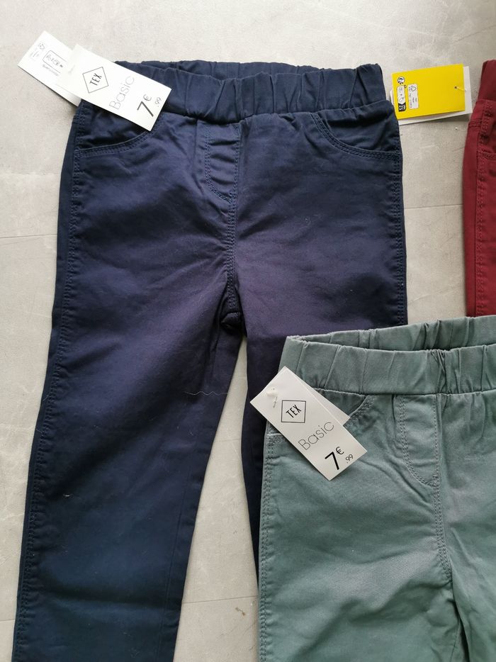 3 pantalons neufs taille 5 6 ans - photo numéro 3