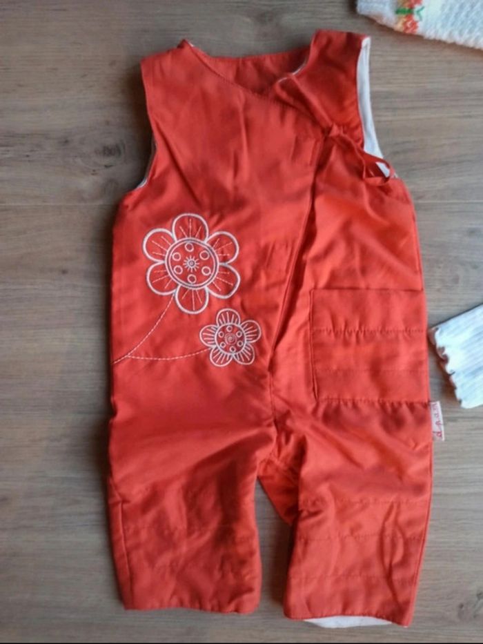 combinaison orange sans manches dpam
un haut côtelé blanc in extenso
gilet pull à boutons - photo numéro 2