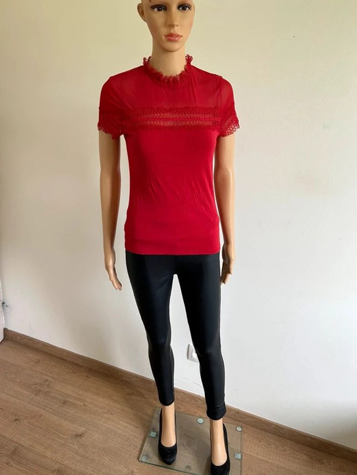 Top rouge à manches courtes avec dentelle Morgan taille M TBE (taille petit) - photo numéro 3