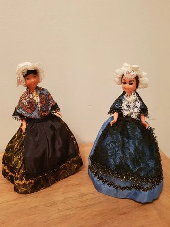 Lot de 2 poupées
