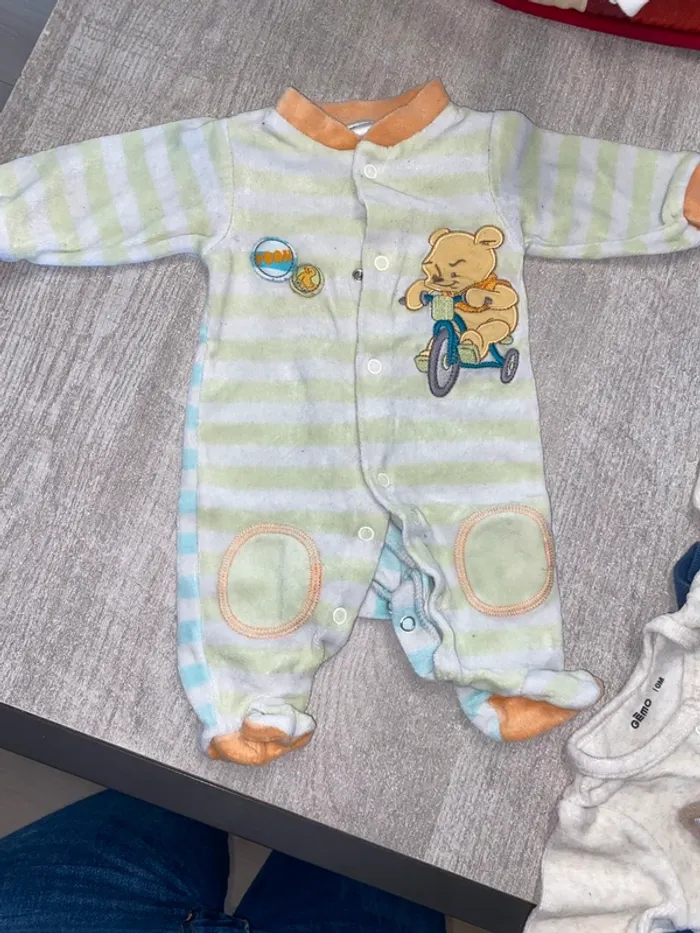 Pyjama rayé vert et blanc avec ourson à vélo (C&A)