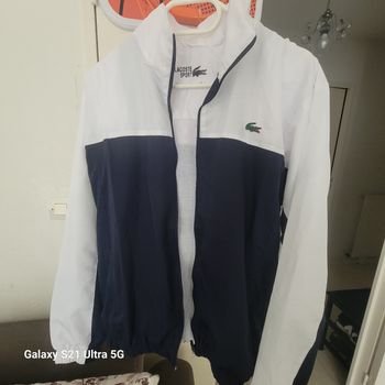 Ensemble lacoste neuf avec étiquette