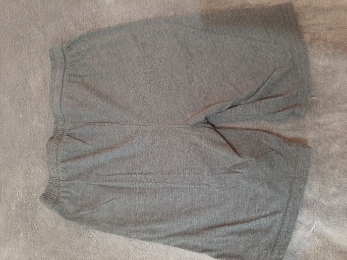 Short gris 12ans - photo numéro 2