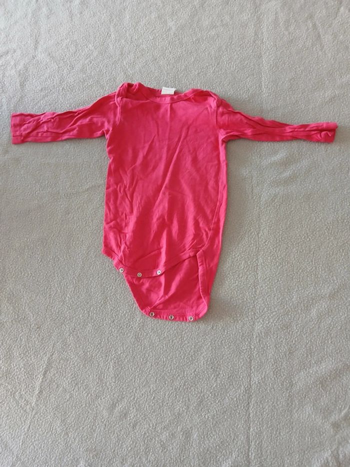 Lot bodies 12 mois - photo numéro 9