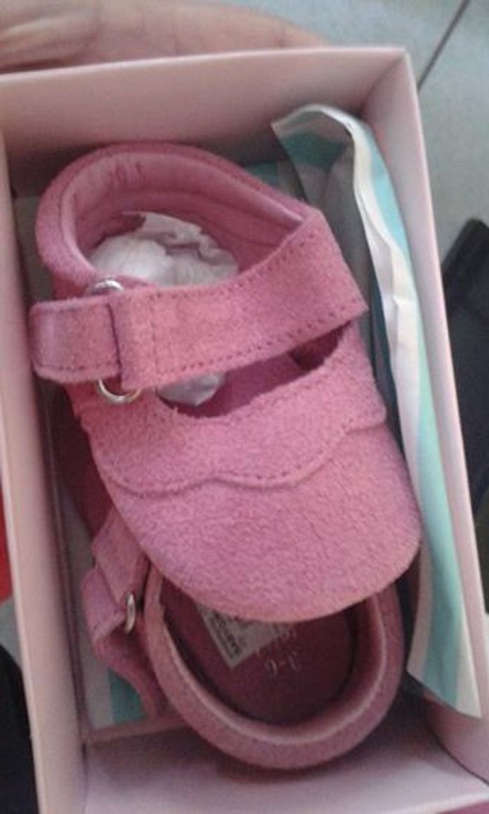 Chaussures fille, Mini boden neuves dans leur emballage d'origine 3-6 mois