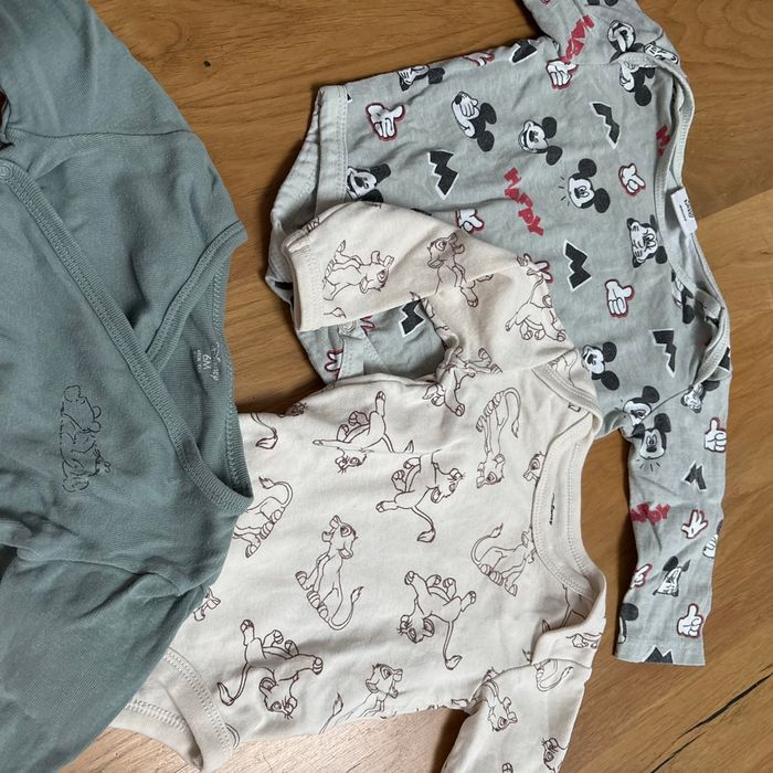 Body Disney 6 mois - photo numéro 2