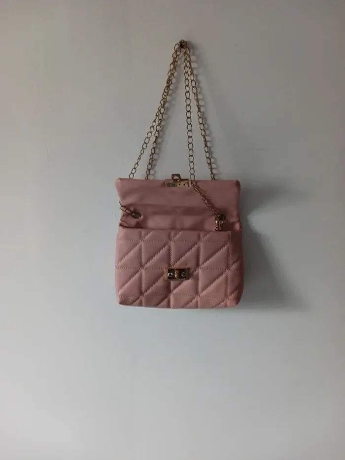 Sac carré matelassé à rabat chaîne rose bonbon - photo numéro 4