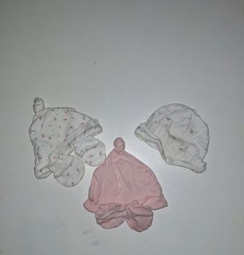 Lot bonnets naissance