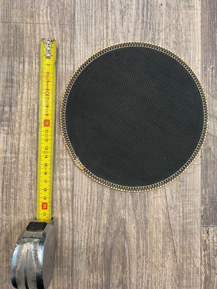 Dessous de table - photo numéro 2