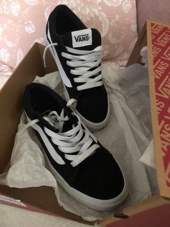 Van’s Vero LS - 39 Black/White