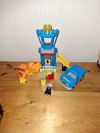 Lego duplo 10880 tour du tirex