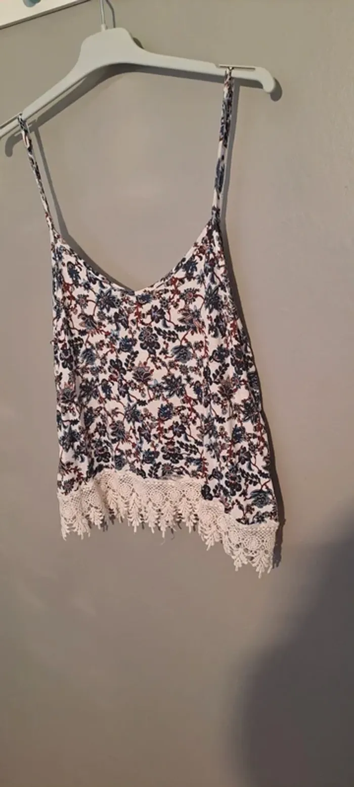 Débardeur femme tons bleu et blanc - Marque Pimkie - Taille 40 - Très bon état. - photo numéro 14