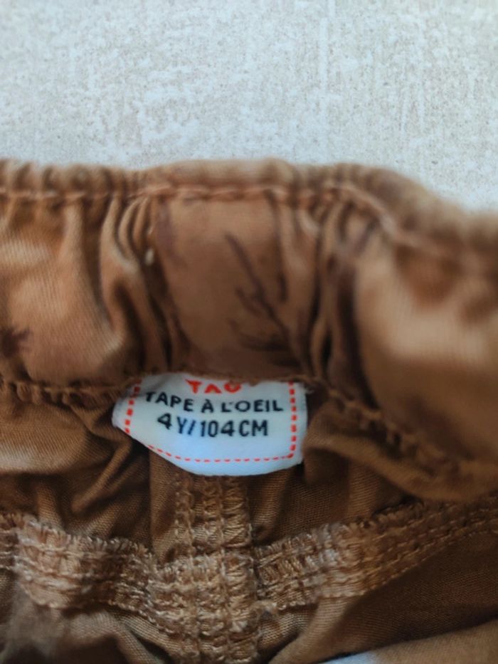 Lot un short tape a l'oeil 4 ans 2 t-shirts Zeeman taille 4 ans beige moutarde marron palmiers - photo numéro 3