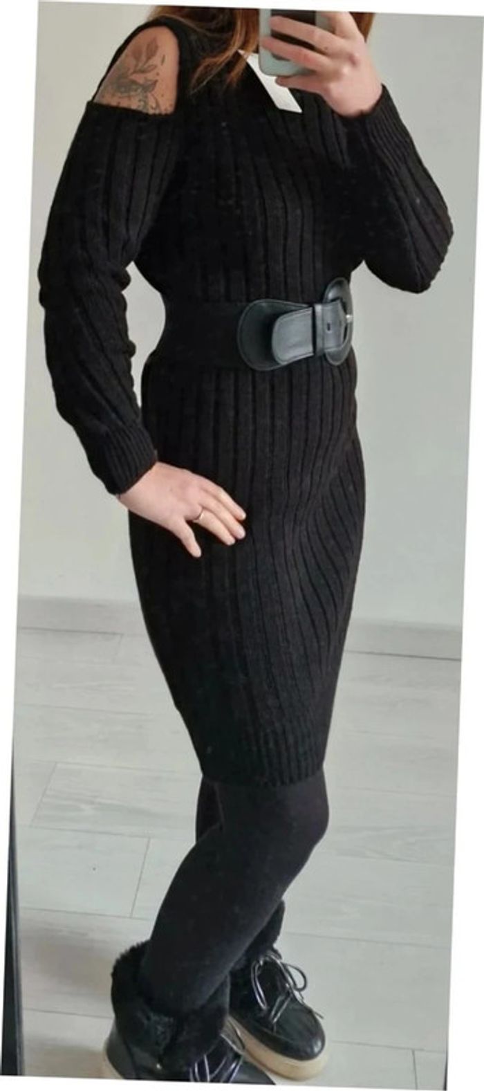 Robe-pull noir épaules dénudées - photo numéro 2