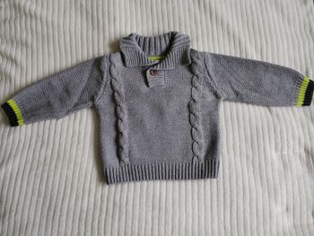 Pull torsadé gris et vert