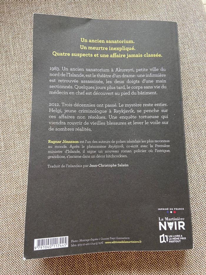 Roman policier islandais « La mort en blanc » Ragnar Jónasson - photo numéro 2
