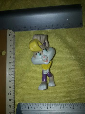 Looney tunes figurine