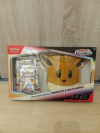 Coffret pokemon collection speciale pochette et accessoires Evoli