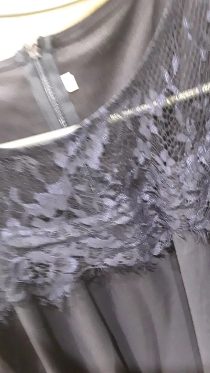 Robe avec dentelle bleue marine - photo numéro 3
