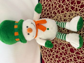 Peluche bonhomme de neige Banque CREDIT AGRICOLE blanc vert 44 cm