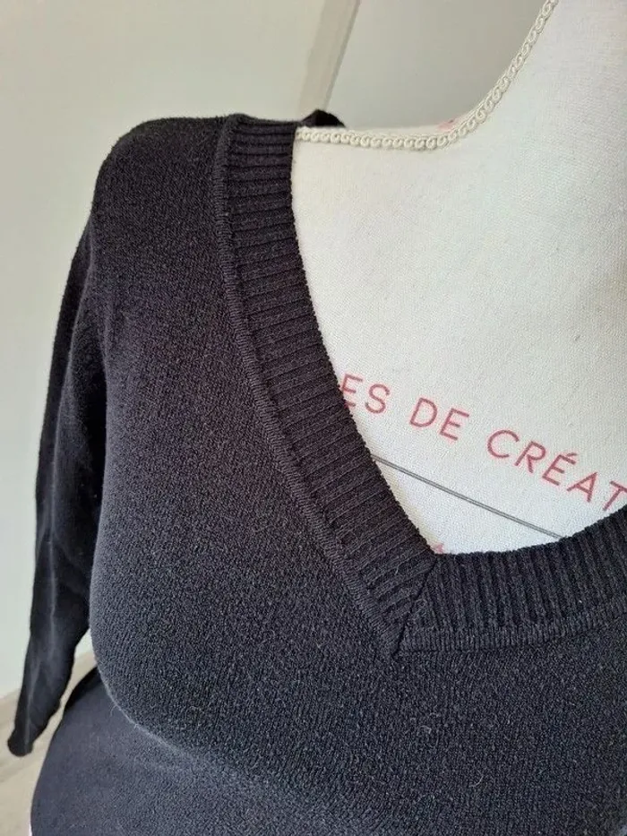 pull col V noir - photo numéro 4