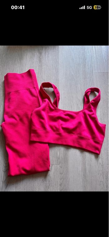 ensemble  sport rose 