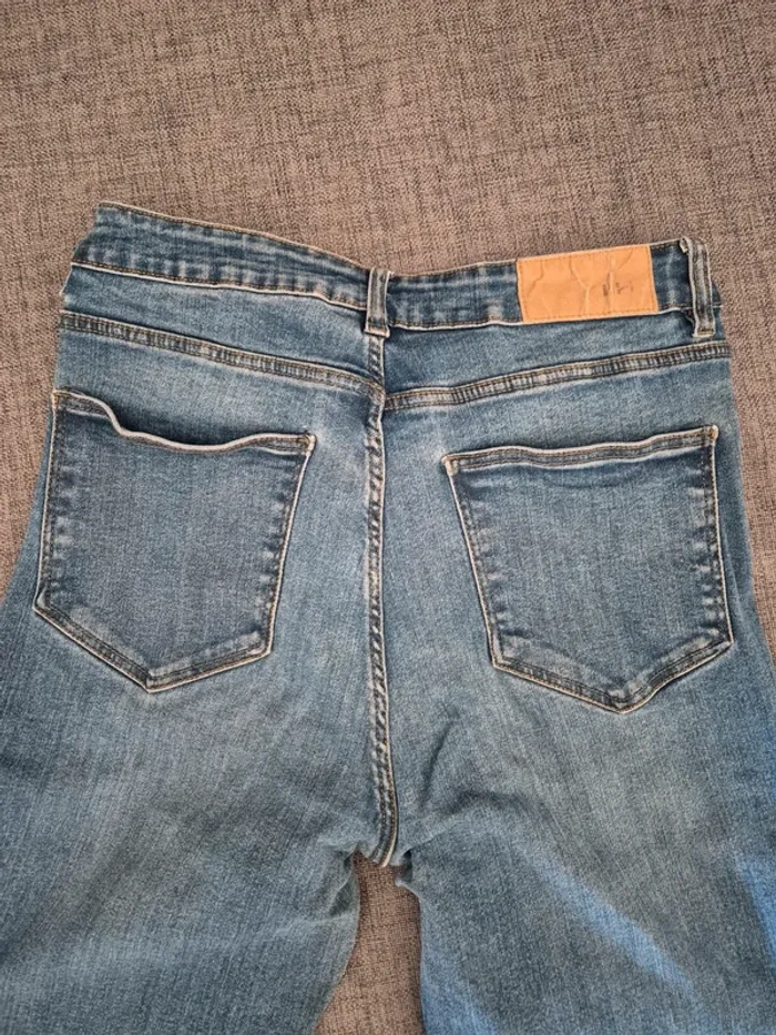 Jean femme Taille 42 - photo numéro 4