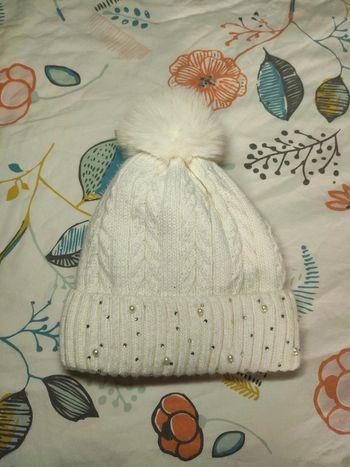 Bonnet écru 2/3 ans très peu porté