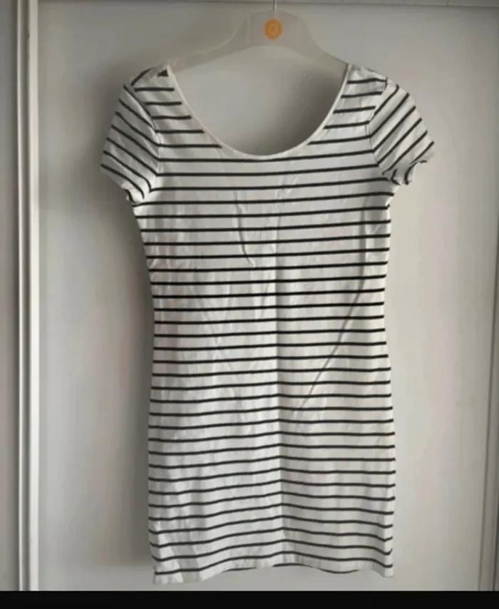 Robe moulante été taille : 42 📸 - photo numéro 2