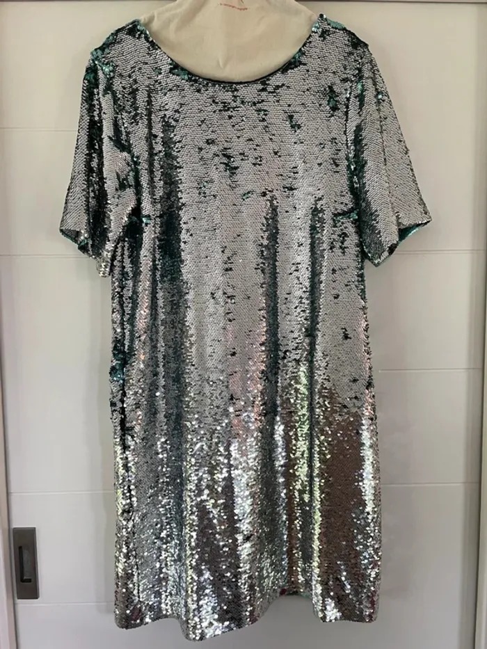 Superbe robe à sequins 36 pour briller - photo numéro 3