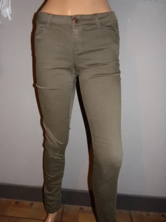 Slim kaki