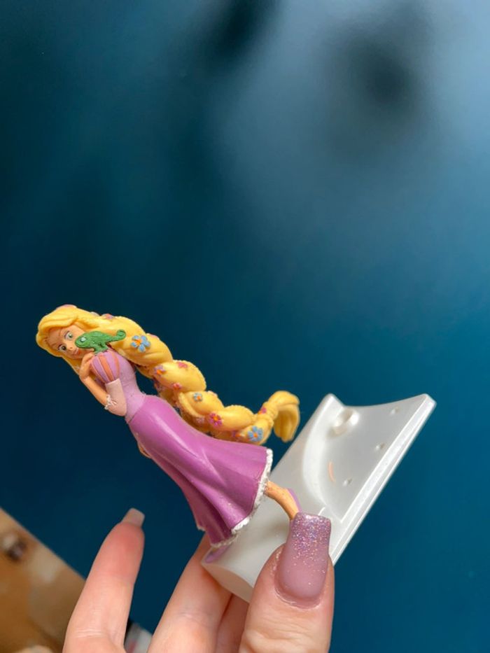 Figurine support bougie pour gâteau d’anniversaire Disney raiponce - photo numéro 2