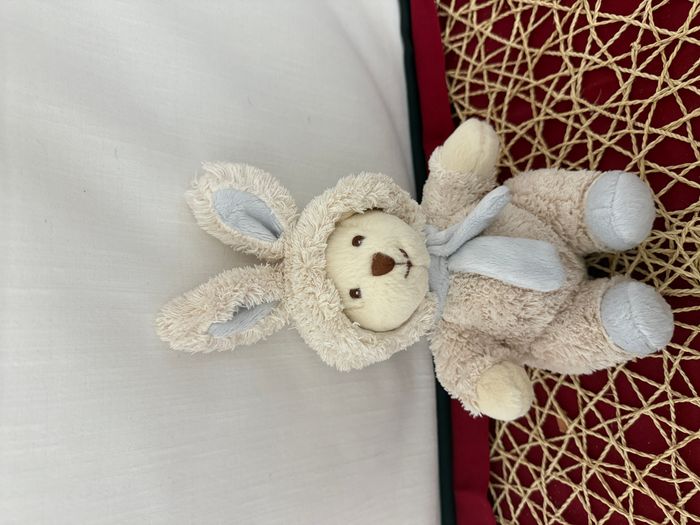 Peluche ours bleu blanc déguisé en lapin BUKOWSKI