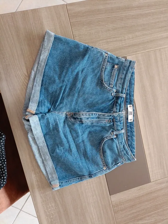 Short denim Lefties