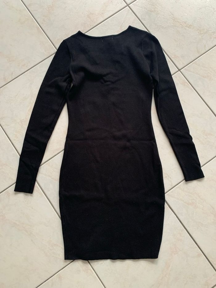 Robe noire - photo numéro 3